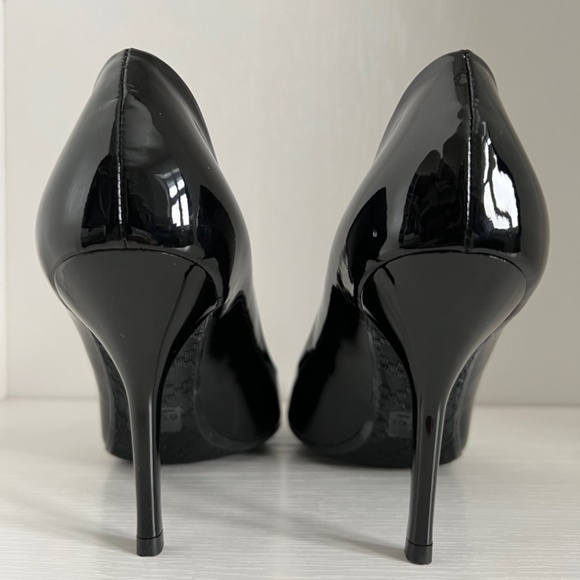 Gucci patent pumps 5.5 US - Picture 3 of 9
